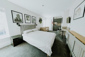 Modern 1bed Flat - Ideal for Wind Turbine